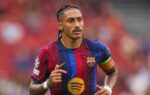 Les joueurs du Barça et de Levante pendant un match de Liga au stade Ciutat de València.