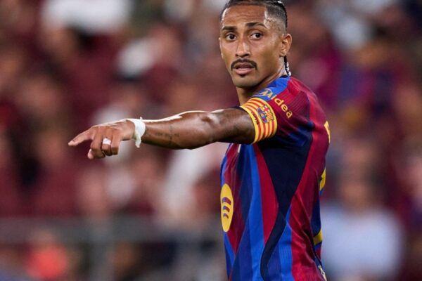 Des joueurs du Barça sur la pelouse du Camp Nou avant la réception de Feyenoord.