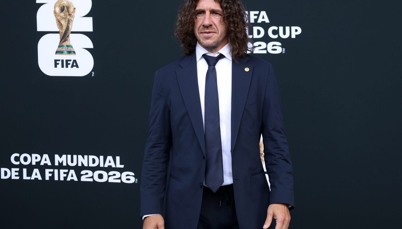 Carles Puyol s'exprimant sur le travail de Deco et l'effectif dirigé par Hansi Flick.