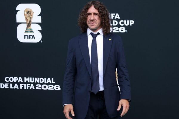 Carles Puyol s'exprimant sur le travail de Deco et l'effectif dirigé par Hansi Flick.