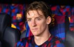 Anthony Gordon sous le maillot du Barça lors d'une rencontre.