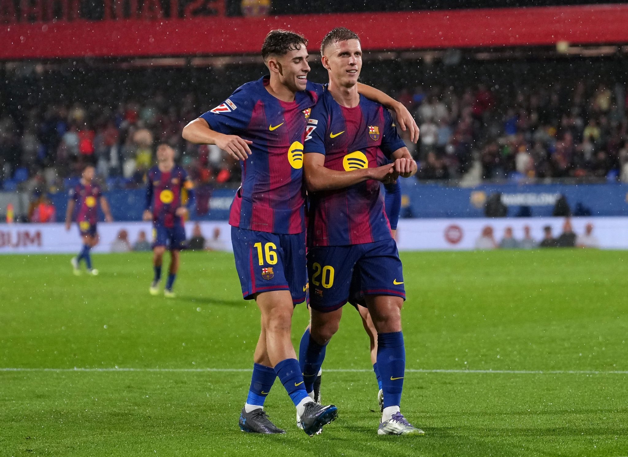 Dani Olmo et Fermín López, joueurs du Barça