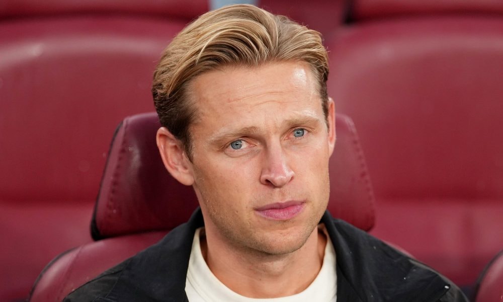 Frenkie de Jong lors d’une séance individuelle sur un terrain d’entraînement du FC Barcelone.