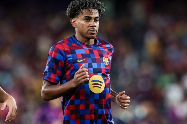 Lamine Yamal avec le FC Barcelone lors d'un entraînement.