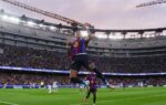 Raphinha sous le maillot du FC Barcelone pendant un match.