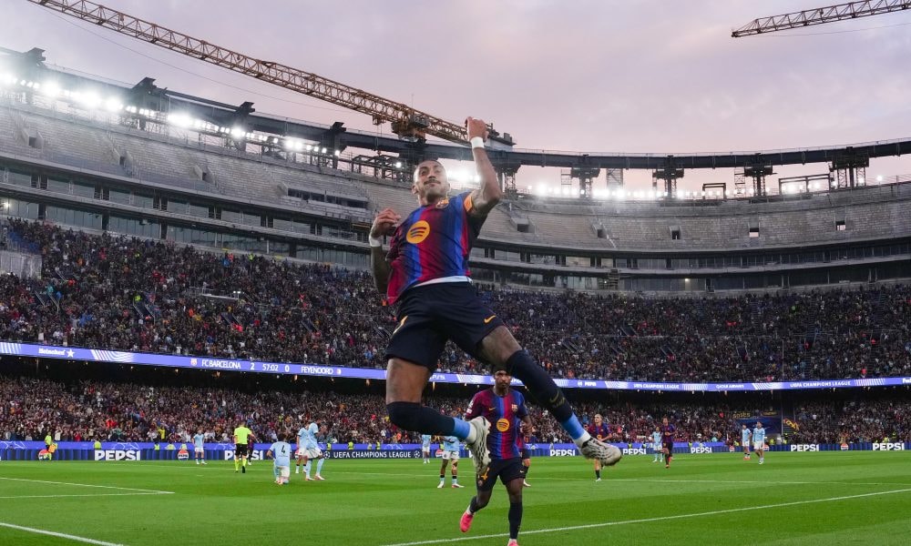 Raphinha sous le maillot du FC Barcelone pendant un match.