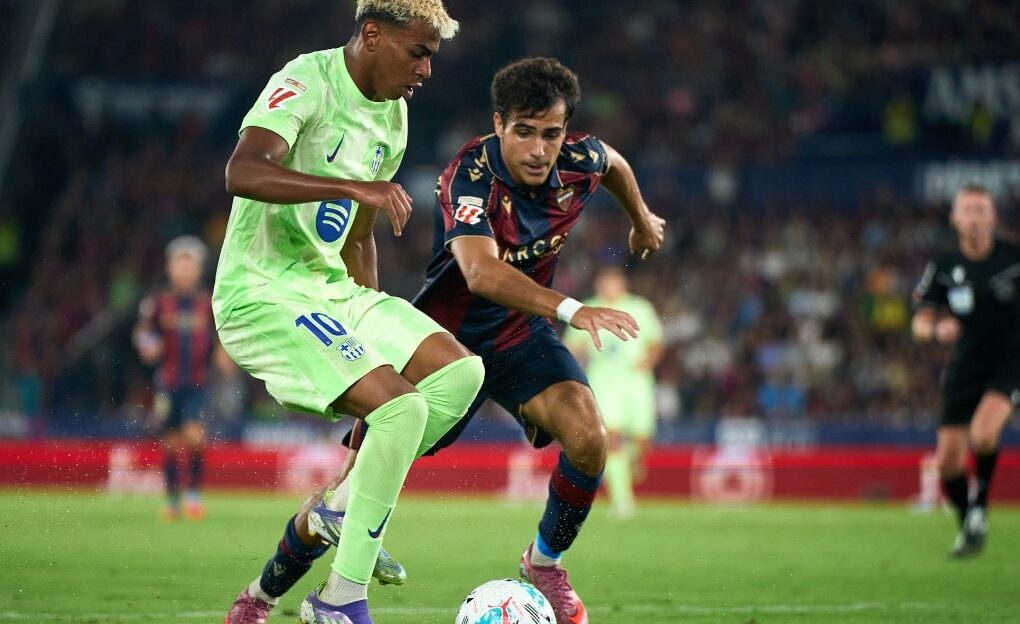 Affiche du match de Liga entre Levante et le Barça à l'Estadi Ciutat de València.