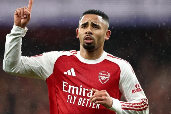 Gabriel Jesus avec Arsenal avant son arrivée au FC Barcelone.