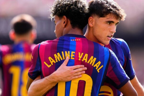 Pau Cubarsí sous le maillot du Barça lors d’un match