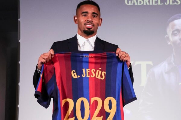 Gabriel Jesus lors de sa présentation comme nouvel attaquant du FC Barcelone.