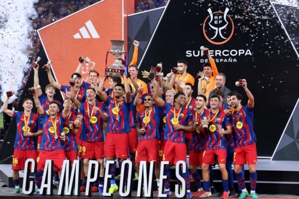 Des joueurs du Barça et de l’Atlético Madrid lors d’une confrontation entre les deux équipes.