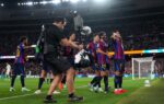 Raphinha sous le maillot du Barça pendant une rencontre.