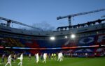 Le Camp Nou en chantier pendant sa rénovation à Barcelone.