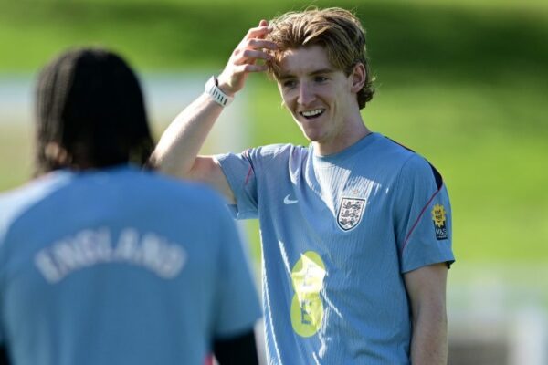 Anthony Gordon, attaquant du FC Barcelone.