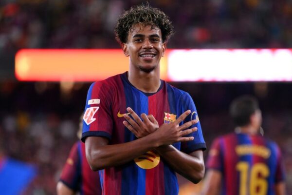 Lamine Yamal sous le maillot du Barça.