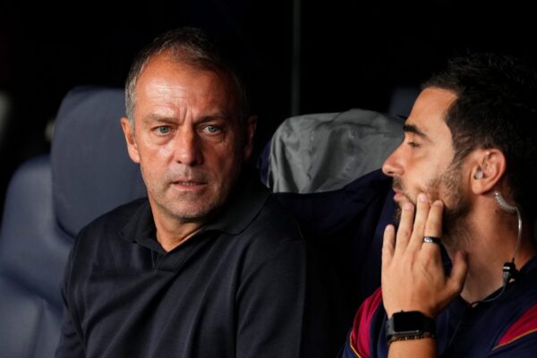 Hansi Flick s’exprime en conférence de presse avant le déplacement du Barça à Séville.