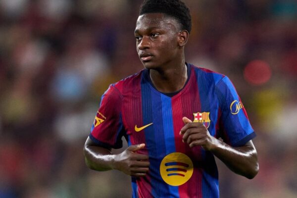 Jesse Bisiwu sous le maillot du FC Barcelone lors d’un match.