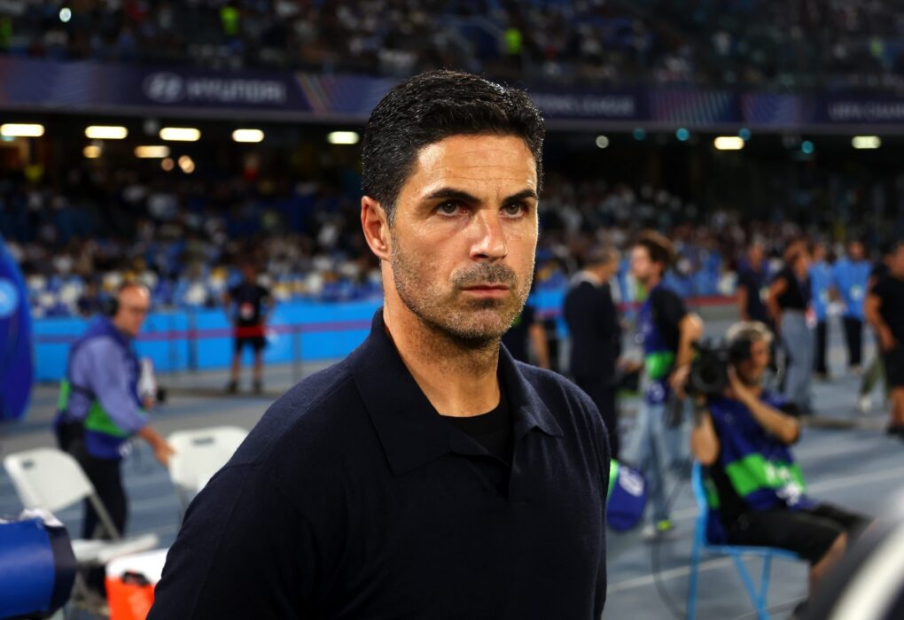 Mikel Arteta, entraîneur d’Arsenal, au bord du terrain.