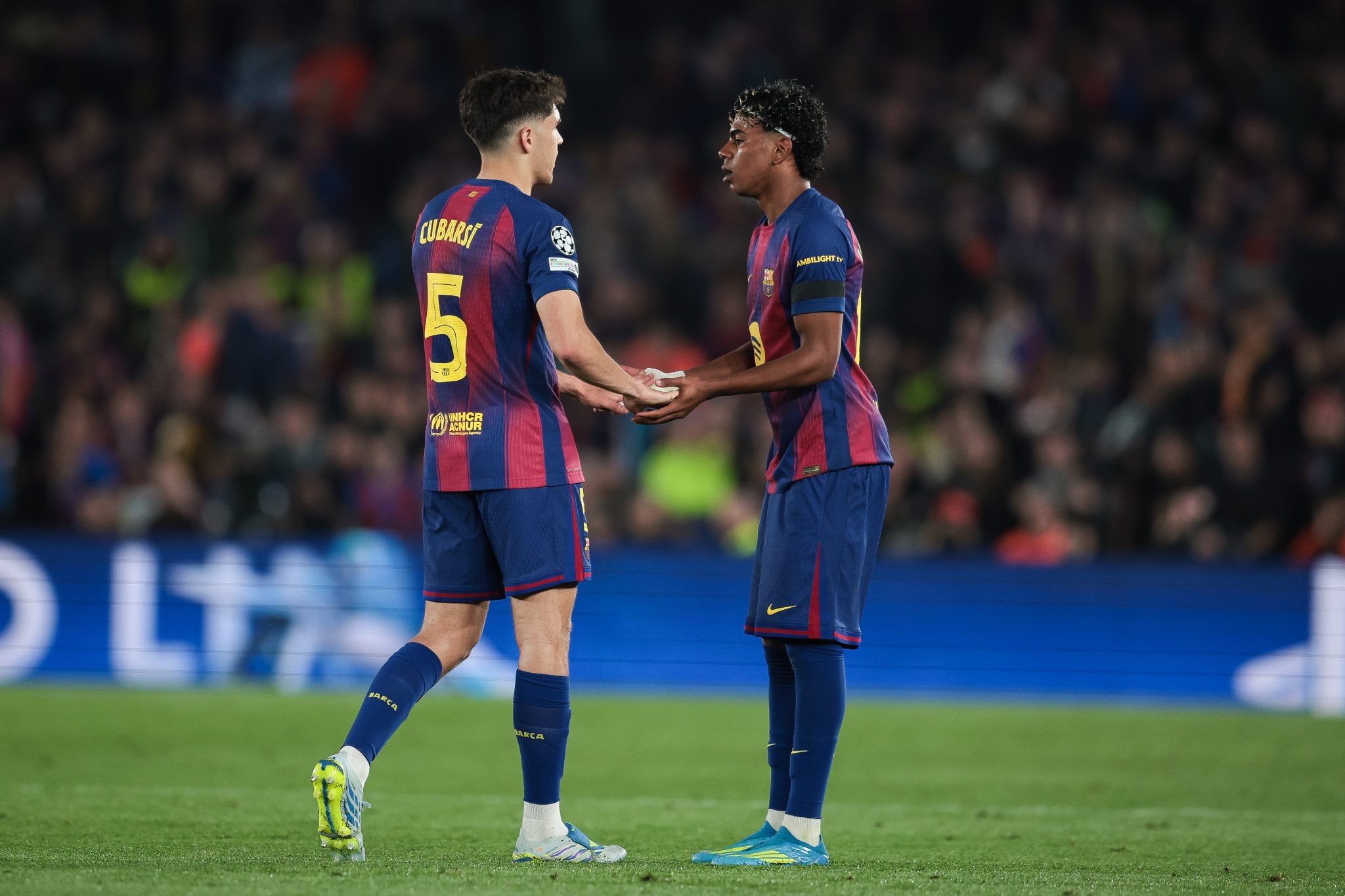 Pau Cubarsí et Lamine Yamal, joueurs du Barça