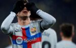 Pedri célèbre un but avec le FC Barcelone lors d’un match de Liga contre Villarreal.