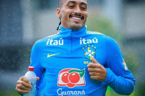 Raphinha lors d’un match avec la sélection brésilienne.