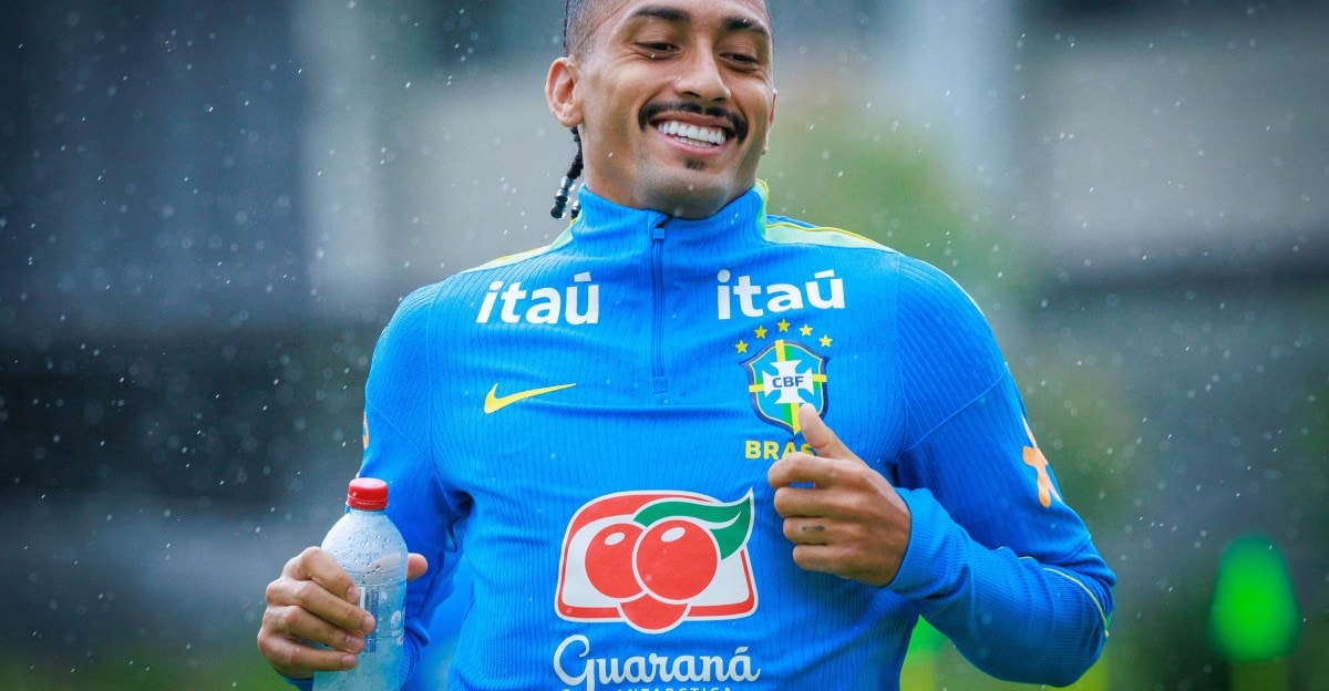 Raphinha lors d’un match avec la sélection brésilienne.