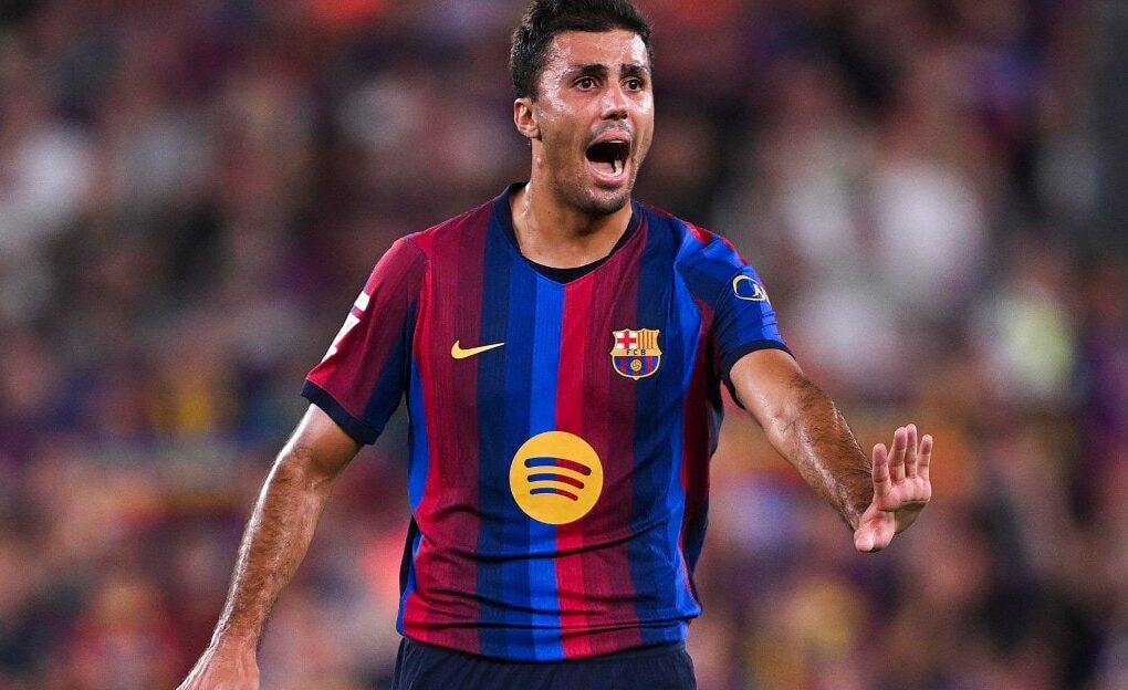 Rodri sous le maillot du FC Barcelone pendant un match.