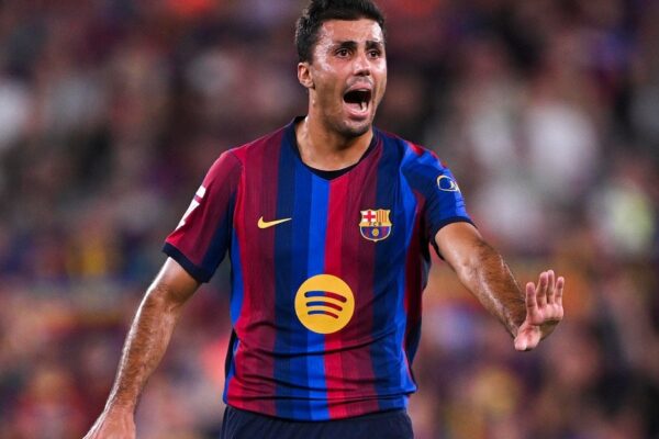 Rodri sous le maillot du FC Barcelone pendant un match.