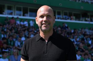 José Alberto s’exprime avant le match de Racing Santander au Camp Nou.