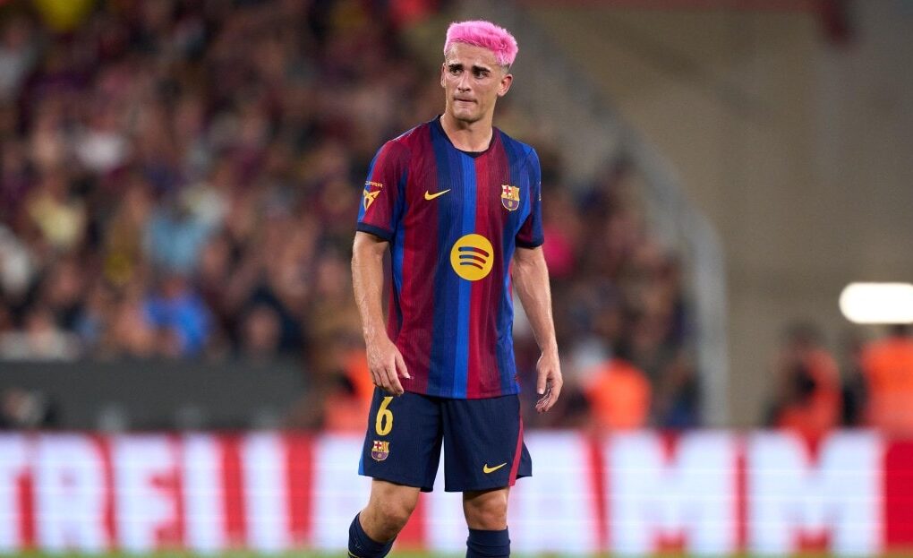 Hansi Flick et les joueurs du FC Barcelone au Camp Nou avant une rencontre de Liga.