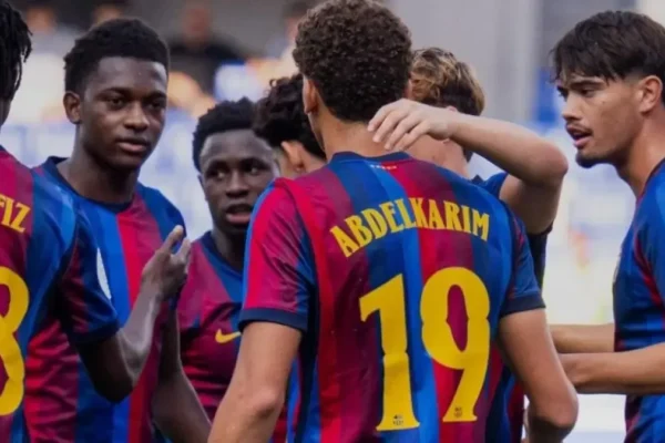 Les joueurs du Barça Atlètic lors de la rencontre face à l’Utebo FC à l’Estadi Johan Cruyff.