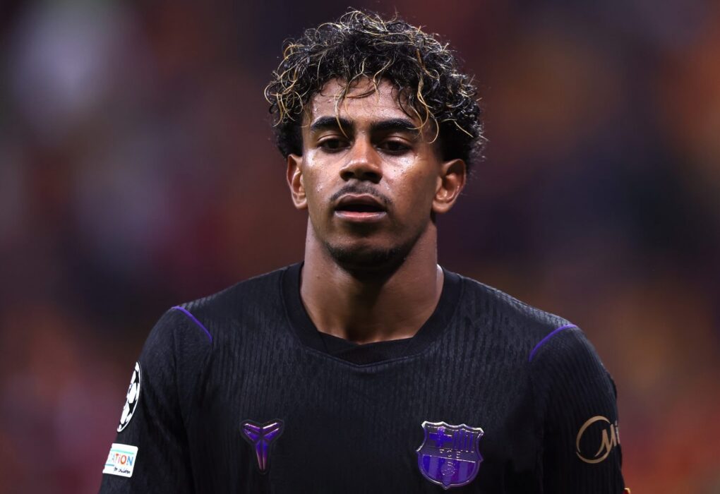 Lamine Yamal sous le maillot du Barça lors du match face à Galatasaray à Istanbul.