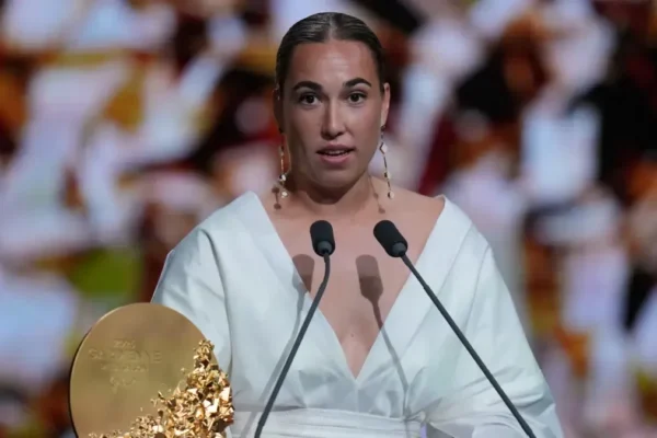 Cata Coll, gardienne du Barça Femení, lors de la cérémonie du Ballon d’Or.