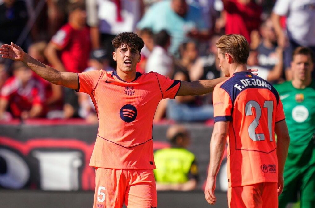 Hansi Flick lors d’un entraînement du Barça avant la réception d’Alavés.
