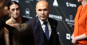 Andrés Iniesta, ancien joueur du Barça désormais entraîneur de Gulf United à Dubaï.
