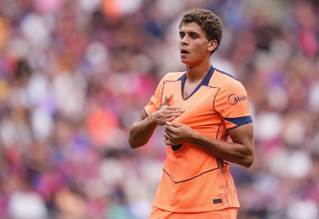 Hamza Abdelkarim à l'entraînement avec le groupe professionnel du Barça.