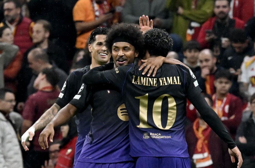 Karim Adeyemi sous le maillot du Barça en Ligue des Champions.