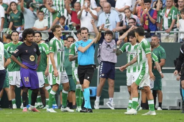 Giovanni Lo Celso lors d’un match du Betis face au Barça.