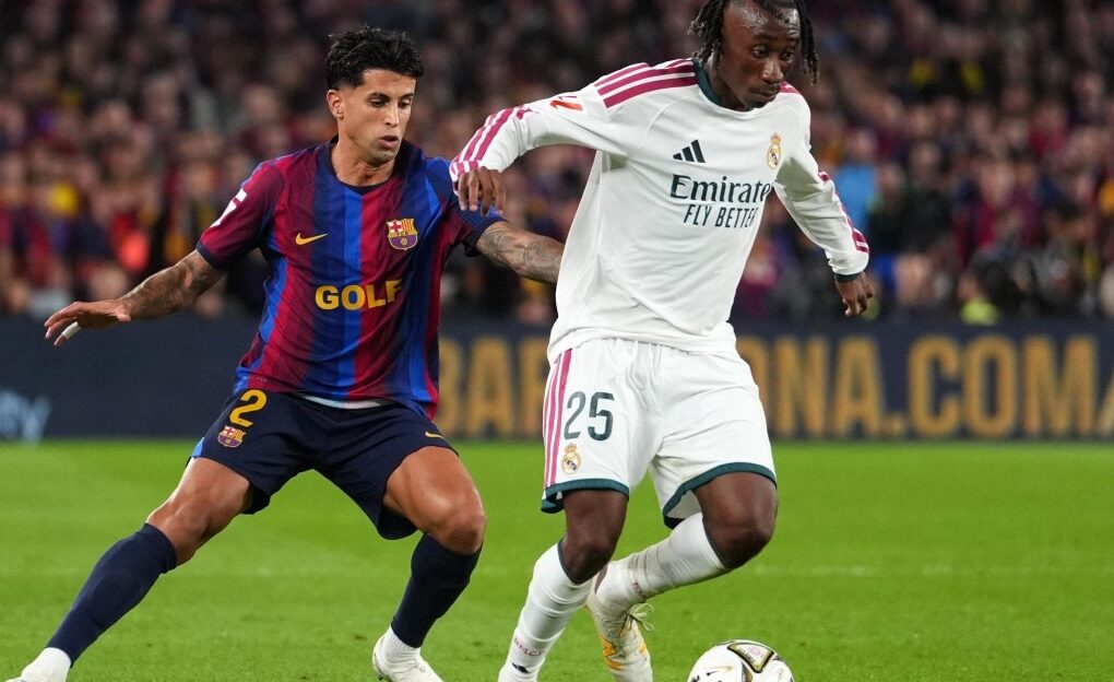João Cancelo lors du Clásico entre le Barça et le Real Madrid.