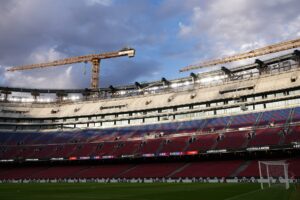 Les tribunes du Camp Nou pendant les travaux de rénovation.