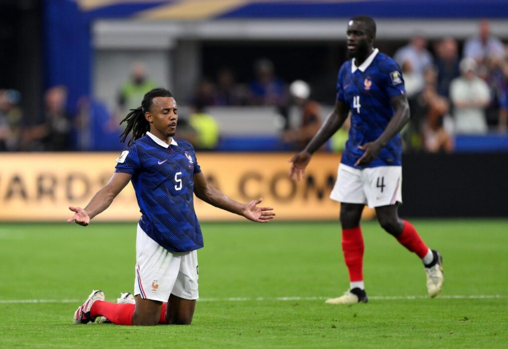Jules Koundé, défenseur du Barça dont la situation intéresse Chelsea.