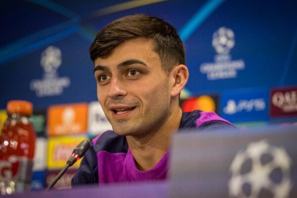 Pedri, le milieu du FC Barcelone, sur le terrain.