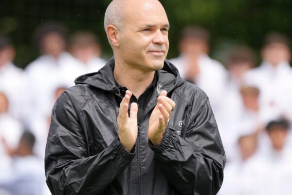 Andrés Iniesta s'exprime sur l'affaire Negreira et les succès du Barça.