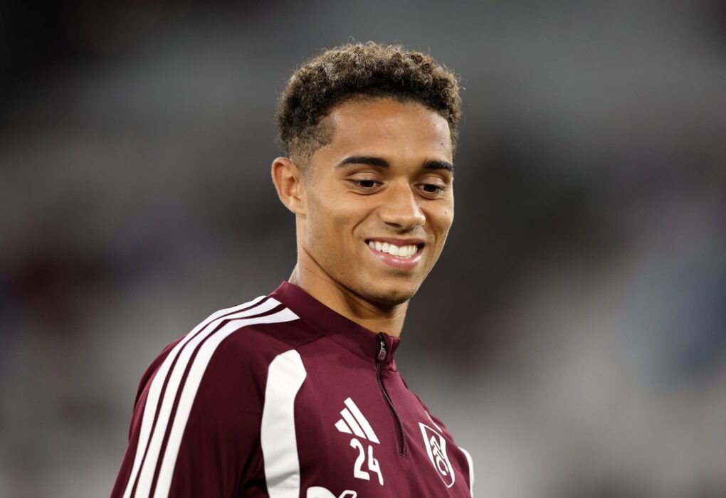 Josh King, le jeune milieu de Fulham suivi par le Barça.