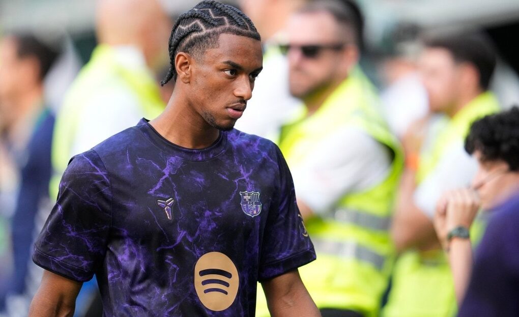 Alejandro Balde, latéral gauche du FC Barcelone, sur le terrain.