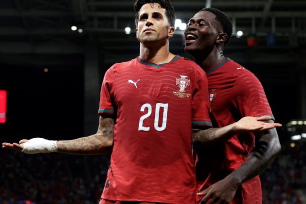 João Cancelo sous le maillot du Portugal lors du match contre la Norvège.