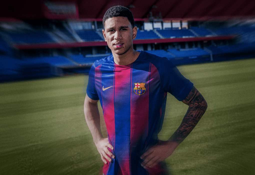 Juwensley Onstein, défenseur central du Barça Atlètic, sur un terrain d'entraînement.