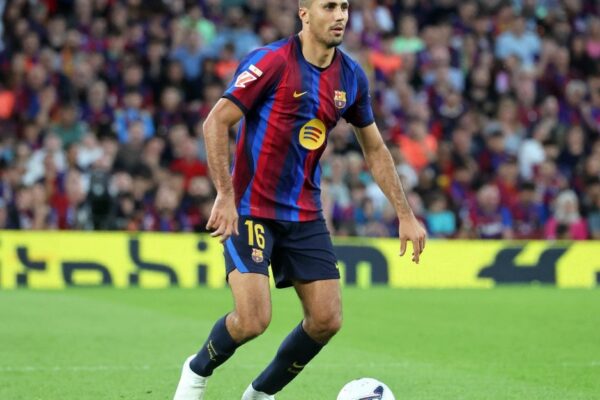 Des joueurs du Barça sur le terrain avant le déplacement à Galatasaray en Ligue des Champions.