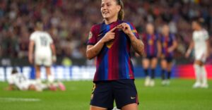 Clàudia Pina sous le maillot du Barça Femení au Camp Nou.