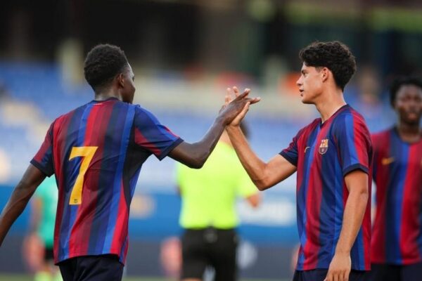 Álex Campos, défenseur central et capitaine du Barça Atlètic.